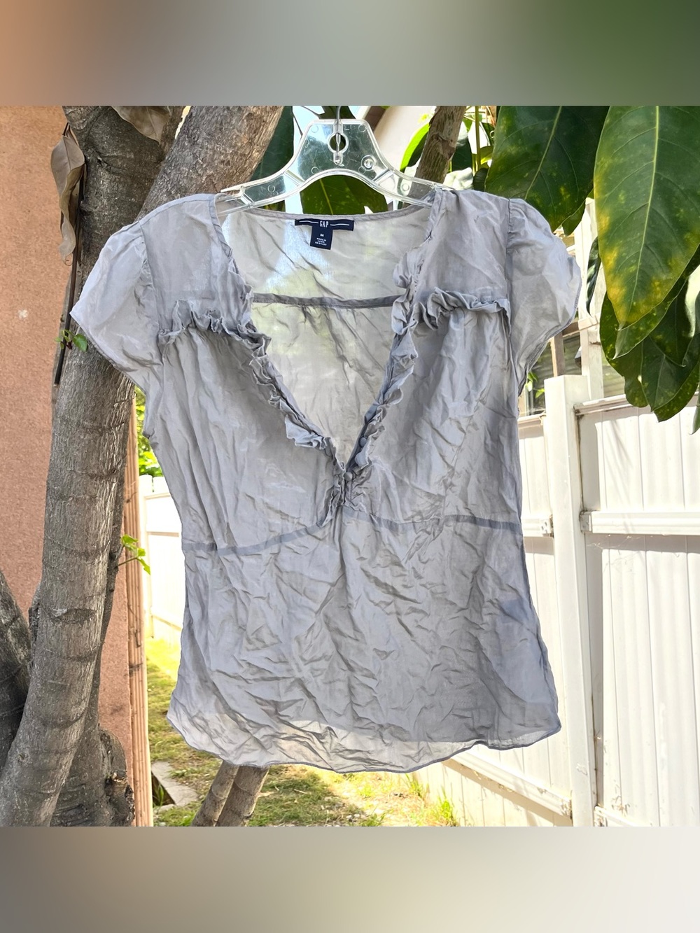 Vintage 2008 Gap Grey Cotton / Silk Blend Blouse with Ruffle Detailing.